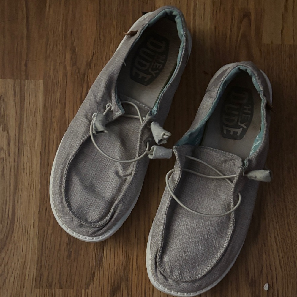Hey Dude Men's Light Gray Loafers